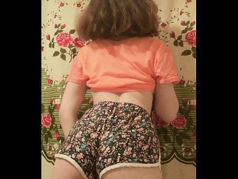 ❤️ Nwa ọhụrụ sexy na-eyipụ uwe mkpirisi ya na igwefoto na%ig.filmepornonline.ru ☑