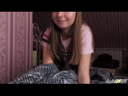 ❤️ Blondie na-aṅụ BFF ya nke ukwuu wee nweta ọnụ n'ọnụ ya na%ig.filmepornonline.ru ☑